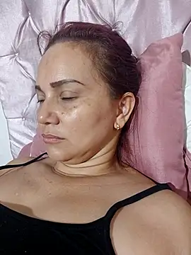 Snapshot of Amanda39 chatting on October 2025 01:11:01 PM Amanda39 online show from October 2025 01:11:01 PM