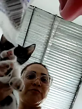 Snapshot of Amanda39 chatting on October 2025 01:33:02 PM Amanda39 online show from October 2025 01:33:02 PM