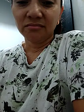 Snapshot of Amanda39 chatting on November 2025 12:40:02 PM Amanda39 online show from November 2025 12:40:02 PM