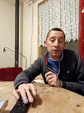 Snapshot of frederic198 chatting on October 2025 08:35:01 PM frederic198 online show from October 2025 08:35:01 PM