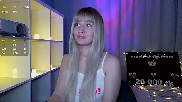 Snapshot of LunaXLoverx chatting on October 2025 05:35:01 PM LunaXLoverx online show from October 2025 05:35:01 PM