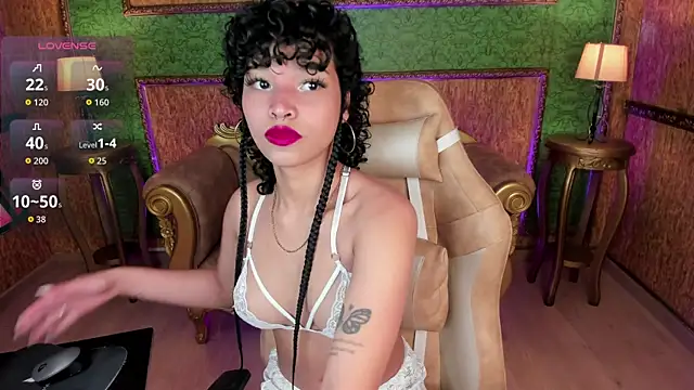 Snapshot of DaniCollinn_ chatting on October 2025 08:11:02 PM DaniCollinn online show from October 2025 08:11:02 PM