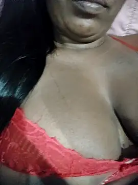 Snapshot of thamihravena chatting on October 2025 11:44:02 AM thamihravena online show from October 2025 11:44:02 AM