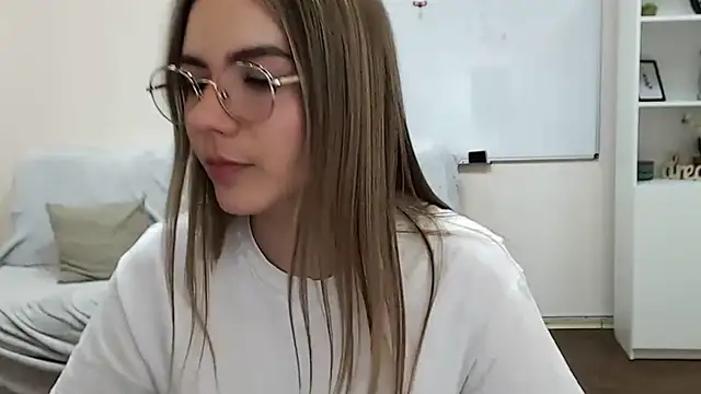 Snapshot of aSingleOne chatting on October 2025 09:05:02 PM aSingleOne online show from October 2025 09:05:02 PM