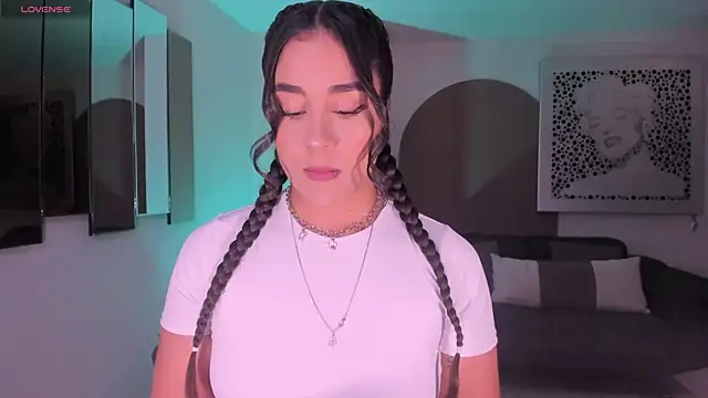 SussyBellX online show from November 2025 07:35:02 PM