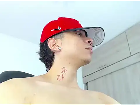 handsome white x online show from September 2025 06:44:02 PM