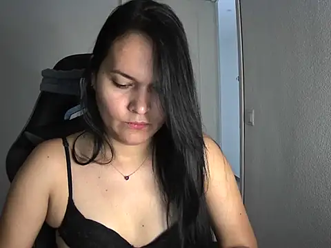 Snapshot of dulvolkova chatting on October 2025 07:53:02 AM dulvolkova online show from October 2025 07:53:02 AM