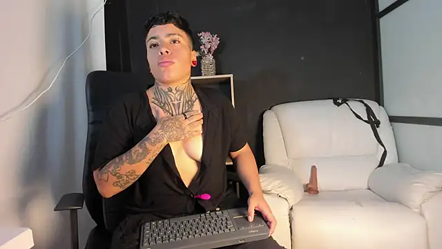 JoaoFerreira  online show from September 2025 12:29:01 PM
