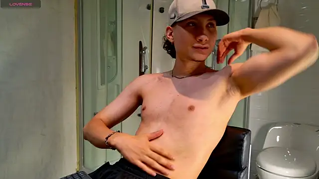 Snapshot of enzo_steel chatting on September 2025 09:53:01 PM enzo steel online show from September 2025 09:53:01 PM