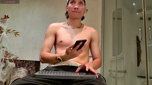 Snapshot of enzo_steel chatting on October 2025 02:26:01 AM enzo steel online show from October 2025 02:26:01 AM