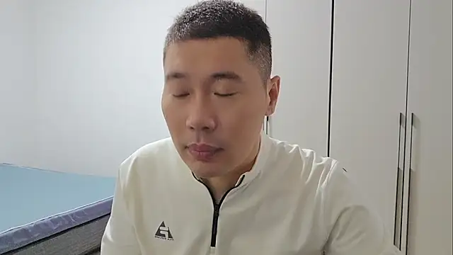 Snapshot of Buryerry-B chatting on October 2025 12:06:01 AM Buryerry-B online show from October 2025 12:06:01 AM