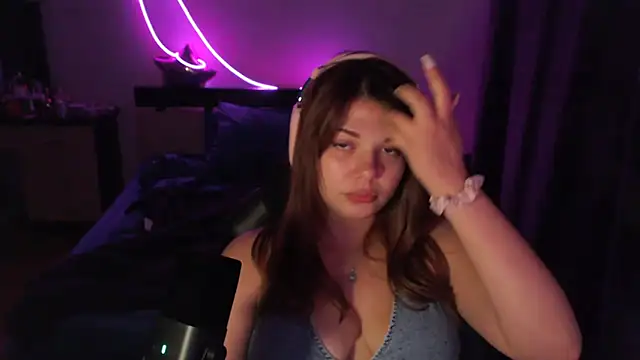 Snapshot of NutsGilmore chatting on October 2025 02:29:01 PM NutsGilmore online show from October 2025 02:29:01 PM