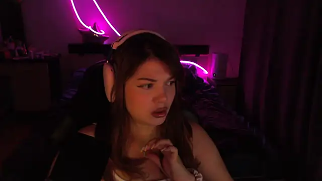 Snapshot of NutsGilmore chatting on October 2025 05:13:01 PM NutsGilmore online show from October 2025 05:13:01 PM