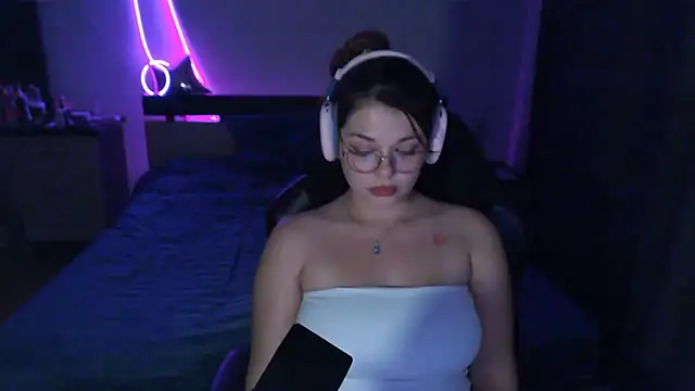 Snapshot of NutsGilmore chatting on October 2025 03:44:01 PM NutsGilmore online show from October 2025 03:44:01 PM