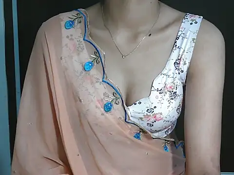 cute seemu online show from October 2025 06:42:02 AM