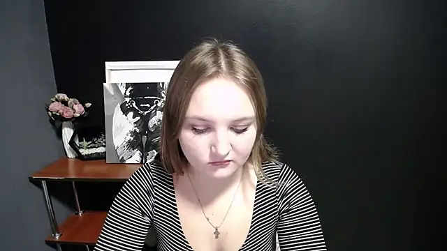 Mystic nikole online show from September 2025 01:04:01 PM