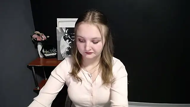 Mystic nikole online show from October 2025 12:35:02 PM