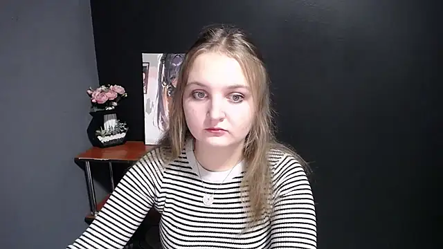 Mystic nikole online show from November 2025 01:44:01 PM