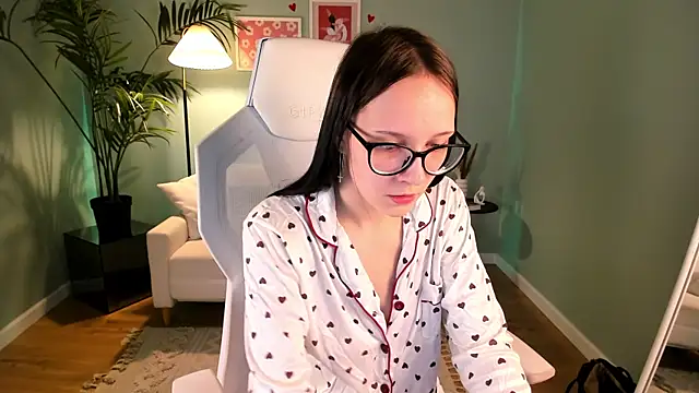 Night   Siren online show from September 2025 12:48:01 PM
