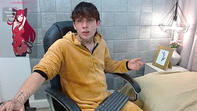 Iantwink18 online show from September 2025 05:37:01 PM