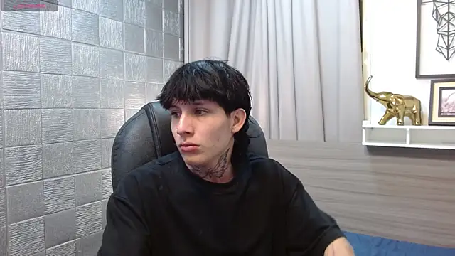 Iantwink18 online show from November 2025 08:09:02 PM