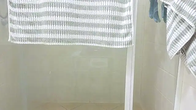 aussiepeaches online show from October 2025 01:06:02 PM