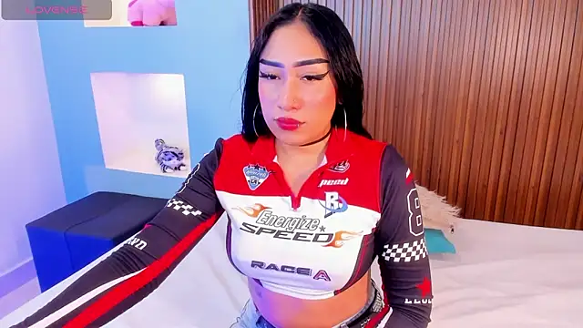 Snapshot of RebecaRush4 chatting on October 2025 04:33:02 AM RebecaRush4 online show from October 2025 04:33:02 AM