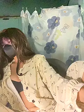 Fin-xinh18 online show from October 2025 03:13:01 PM