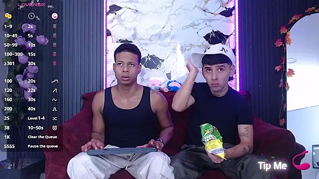 Snapshot of SpicyBoys_X chatting on October 2025 01:20:01 AM SpicyBoys X online show from October 2025 01:20:01 AM