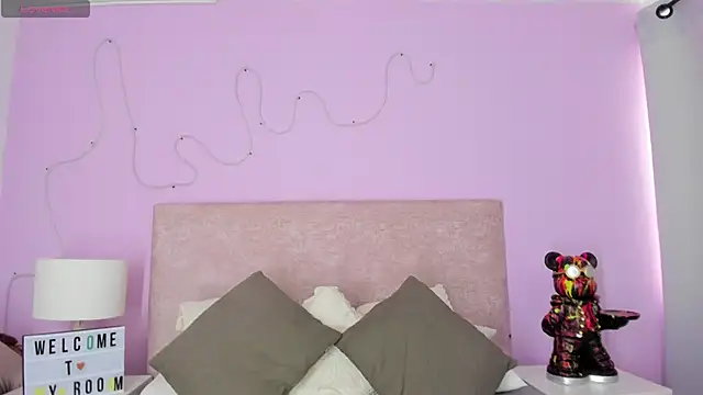 EmaRae1499 online show from September 2025 07:28:02 PM