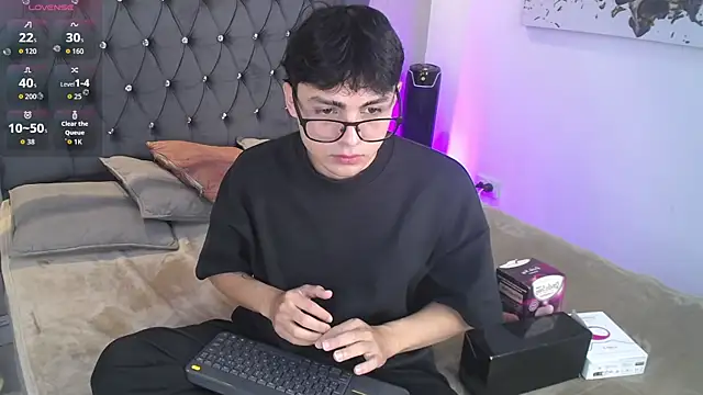 SamuFOXXX online show from October 2025 08:30:02 PM