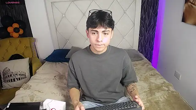 SamuFOXXX online show from October 2025 08:10:01 PM