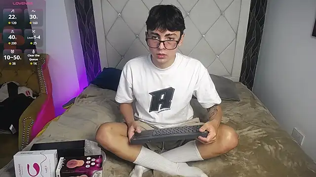 SamuFOXXX online show from October 2025 08:11:02 PM