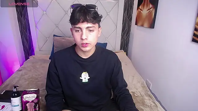 SamuFOXXX online show from October 2025 08:19:01 PM