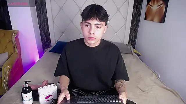 SamuFOXXX online show from October 2025 08:07:01 PM