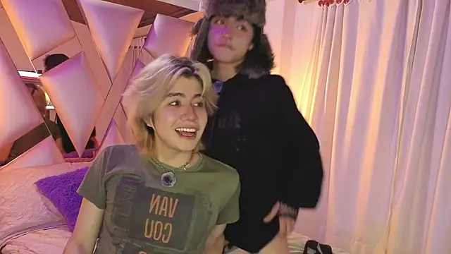 Snapshot of Vamps_Lovers chatting on September 2025 02:44:01 AM Vamps Lovers online show from September 2025 02:44:01 AM