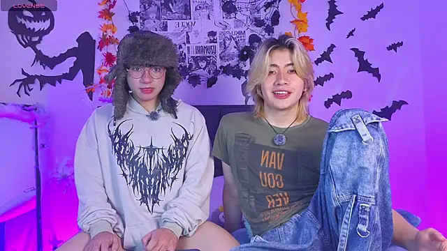 Snapshot of Vamps_Lovers chatting on October 2025 01:17:01 PM Vamps Lovers online show from October 2025 01:17:01 PM