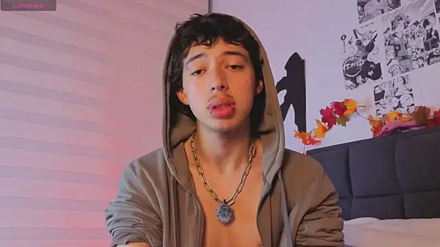 Otter Star online show from November 2025 04:36:02 AM