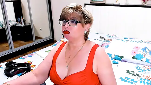 Snapshot of HappyWoman chatting on October 2025 08:25:01 PM HappyWoman online show from October 2025 08:25:01 PM