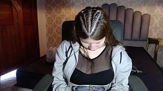 Olivia11  online show from October 2025 12:15:02 PM