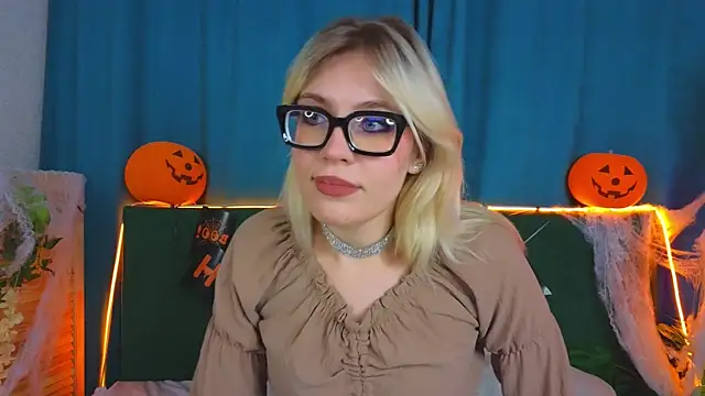 Snapshot of GraceCaldwell chatting on October 2025 06:12:01 PM GraceCaldwell online show from October 2025 06:12:01 PM