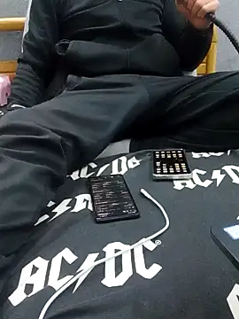 Snapshot of yazinyazin1 chatting on December 2025 05:24:01 AM yazinyazin1 online show from December 2025 05:24:01 AM