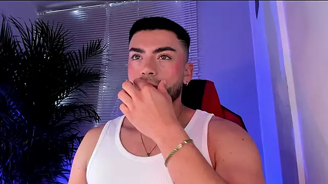 Alexander Diiaz online show from October 2025 01:00:01 PM