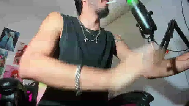 LovexJuxn  online show from November 2025 01:58:01 PM