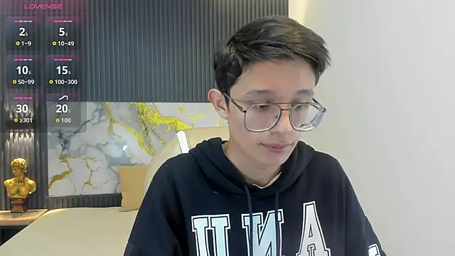 SantiagoRusso18 online show from October 2025 01:31:02 PM