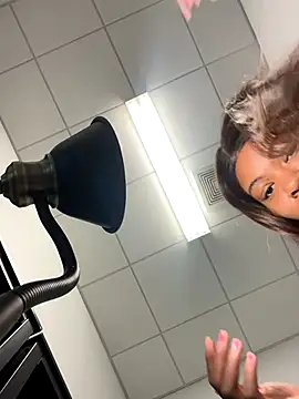 Snapshot of Idonotcherishu chatting on October 2025 12:05:02 AM Idonotcherishu online show from October 2025 12:05:02 AM