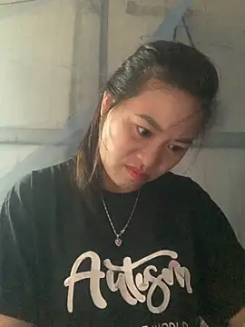 Snapshot of tuyetnhi-00 chatting on October 2025 12:53:01 AM tuyetnhi-00 online show from October 2025 12:53:01 AM