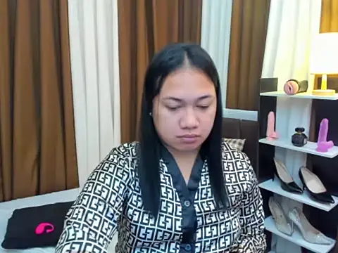 TsUncutKaren online show from October 2025 04:33:02 AM