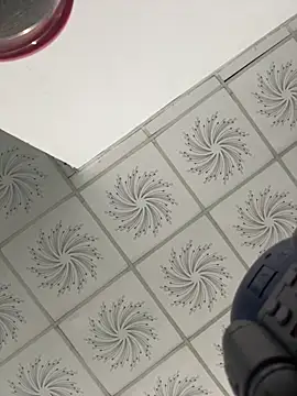 Snapshot of Tiffany-yy chatting on October 2025 11:46:02 PM Tiffany-yy online show from October 2025 11:46:02 PM