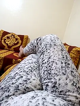 Charmota sexi online show from November 2025 05:34:02 PM